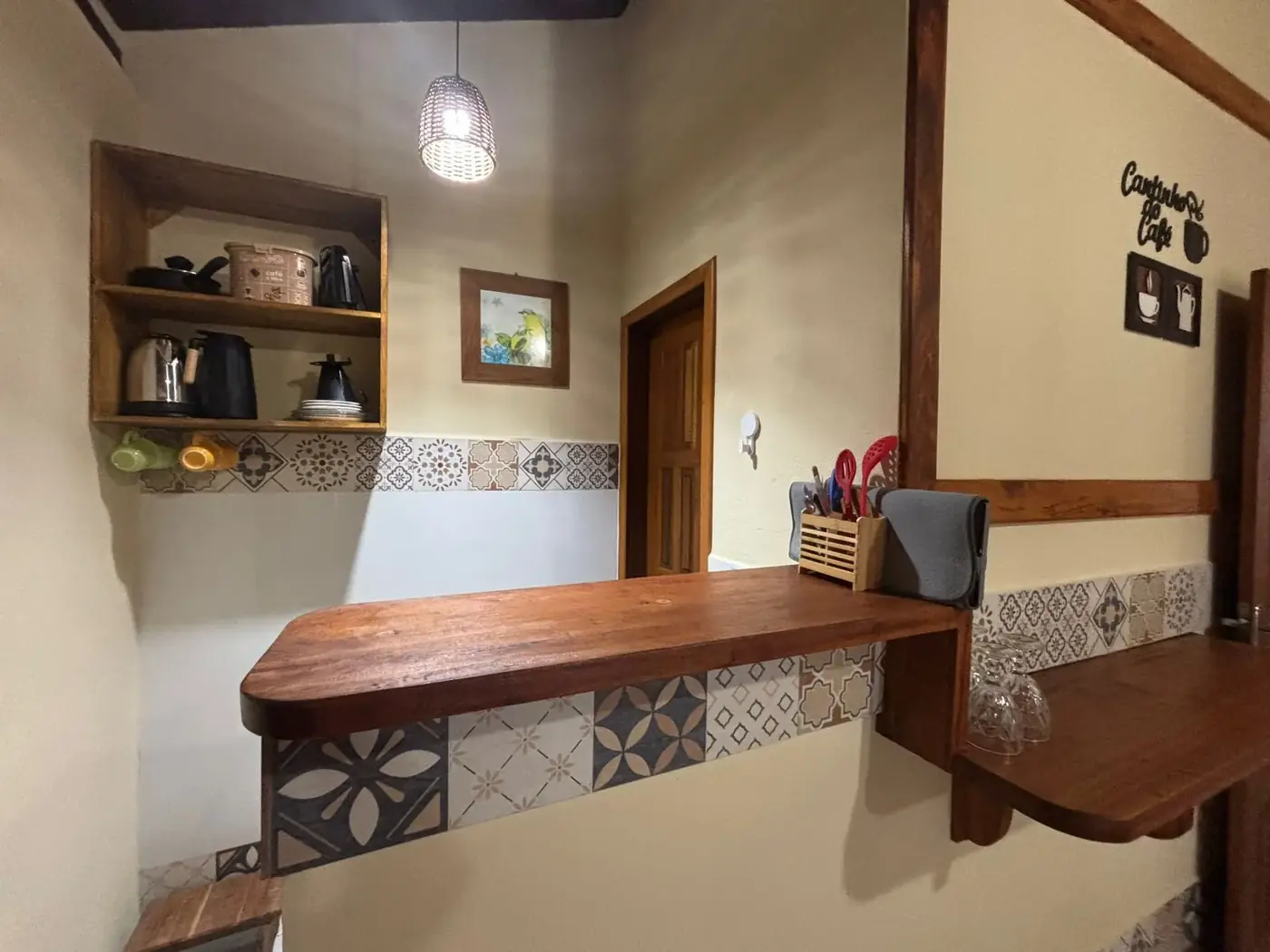 Cantinho do café com cozinha equipada