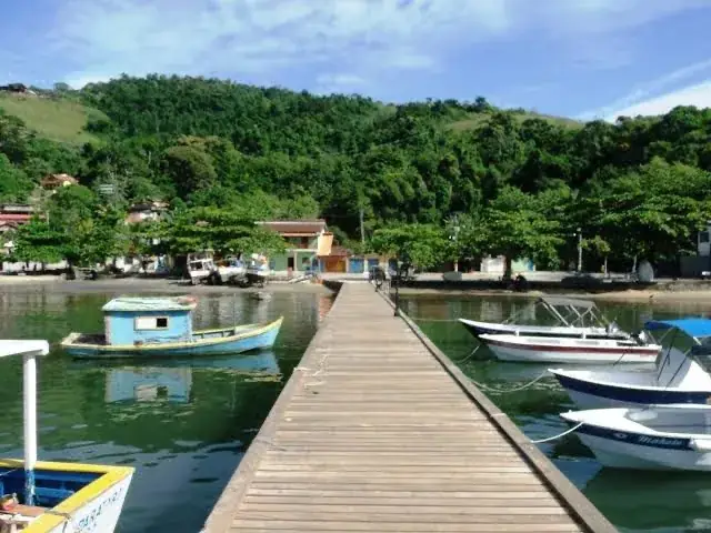 Píer da Praia Grande visto de perto